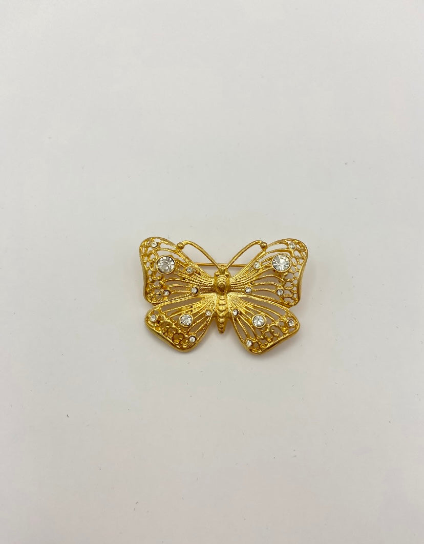 Pin de tono dorado de mariposa