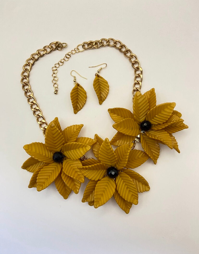 Flower Necklace Earrings Set