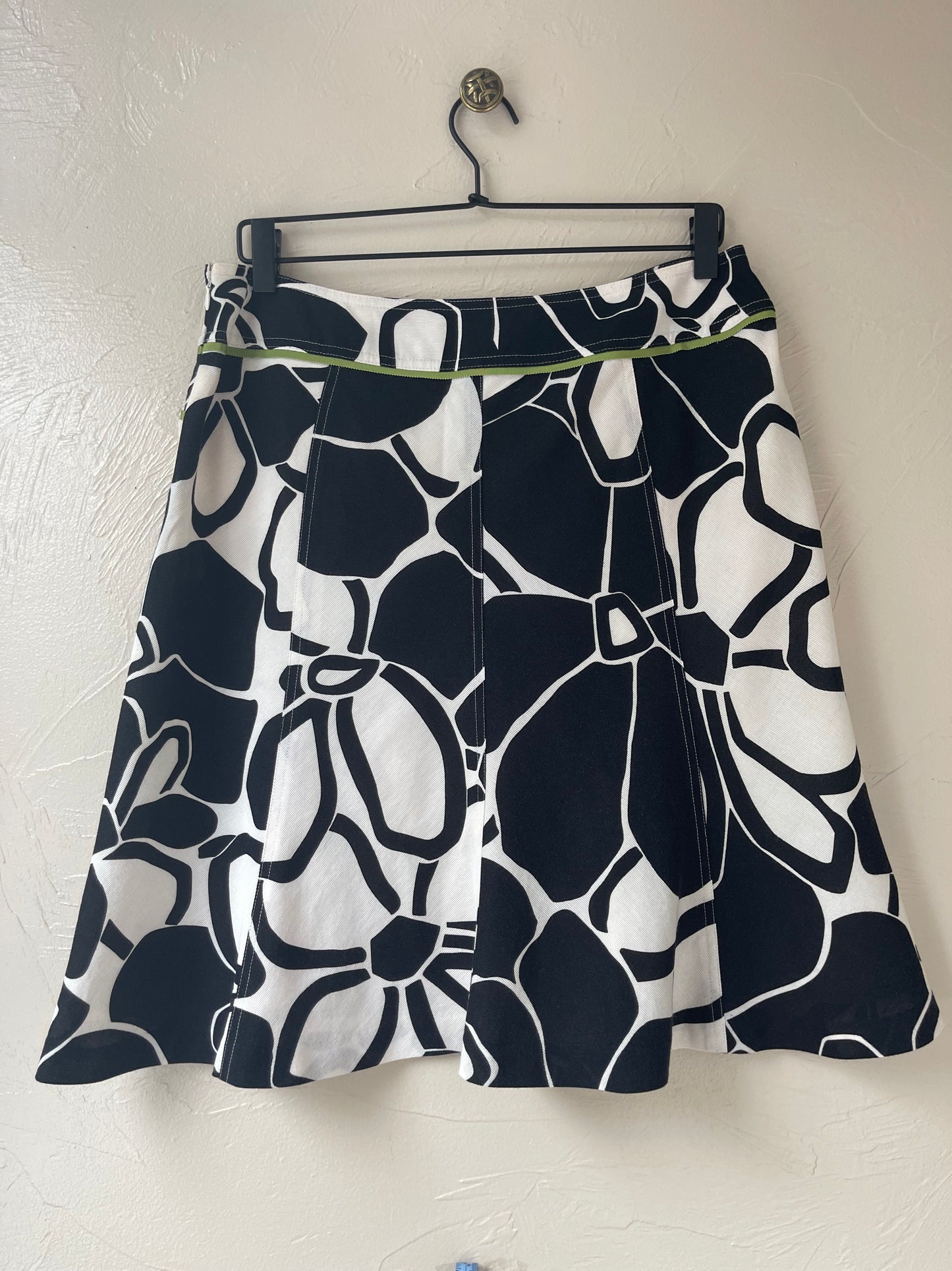 Flower Panel Pocket Skirt