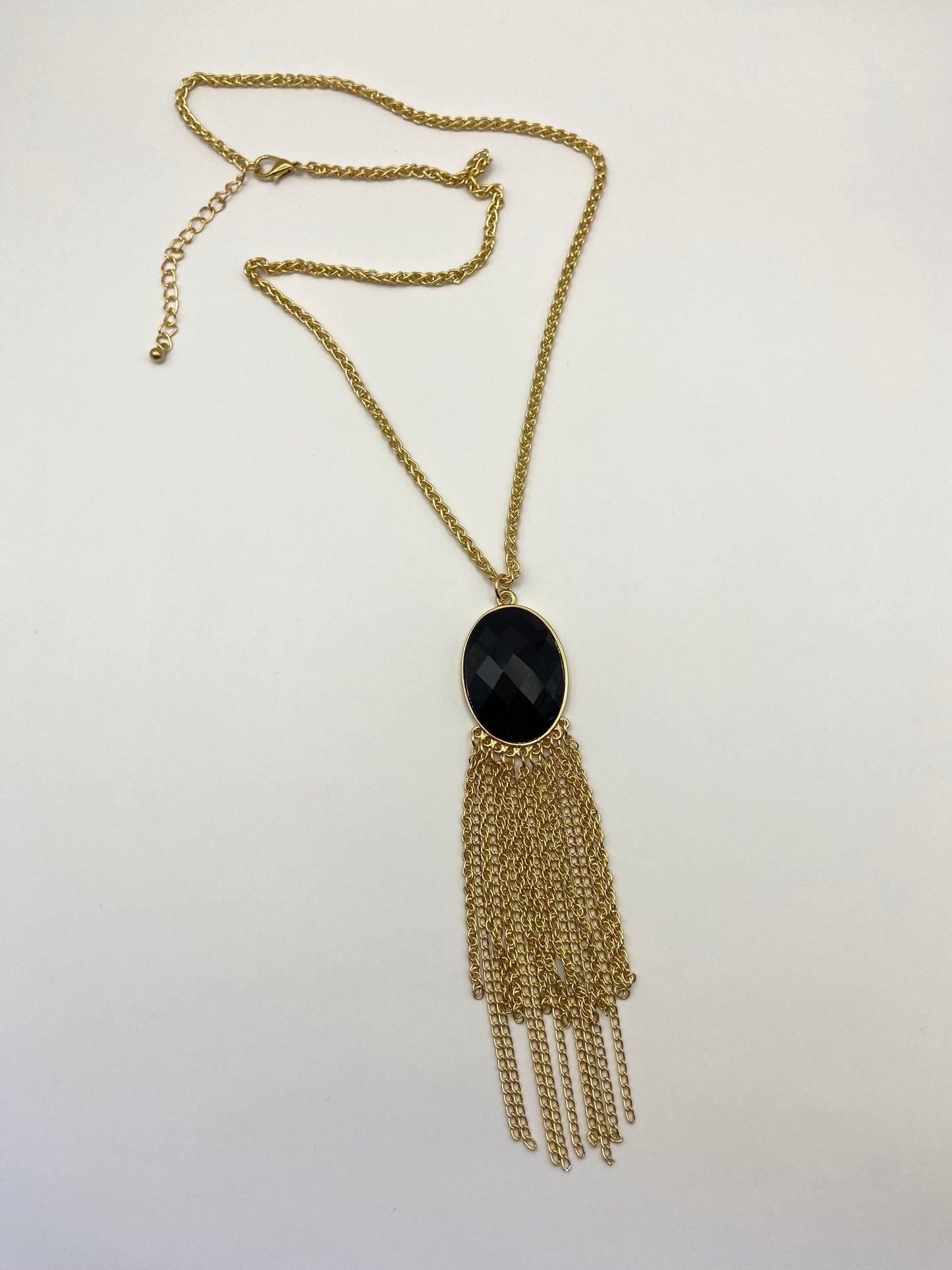 Goldtone necklace with pendant