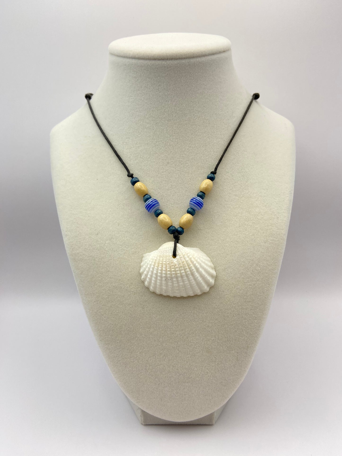 Adjustable Cord Summer Shell Necklace